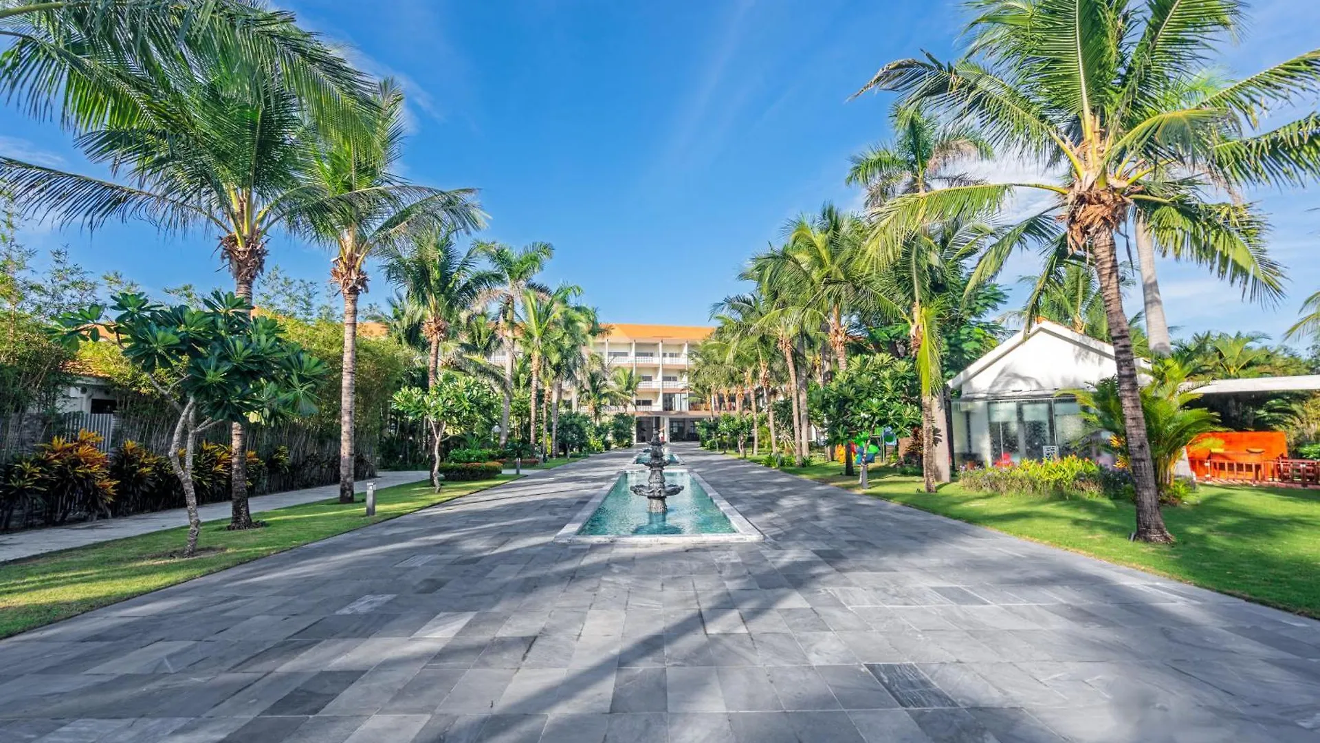Grandvrio Ocean Resort Danang Tra Khe 5*,